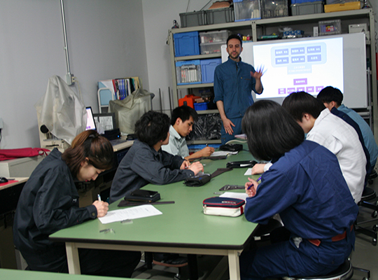 [ 画像 ] 機械設計製作プロジェクトC風景（材料・加工分野　PLB教育）